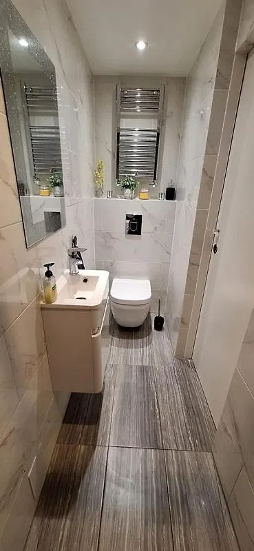 Beautiful Cozy Studio Хаунслоу 0*,  Великобритания