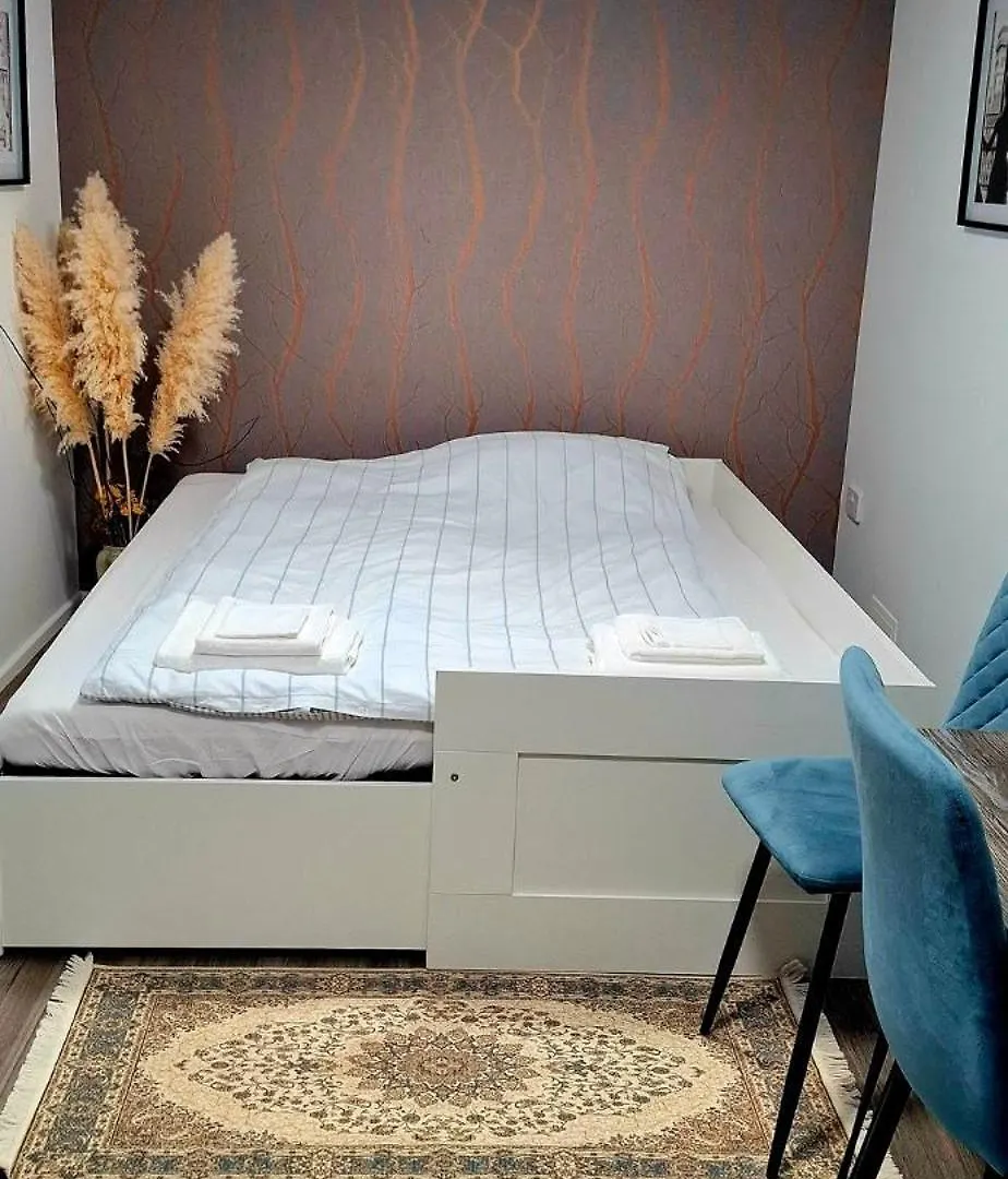 Апартаменты Beautiful Cozy Studio Хаунслоу