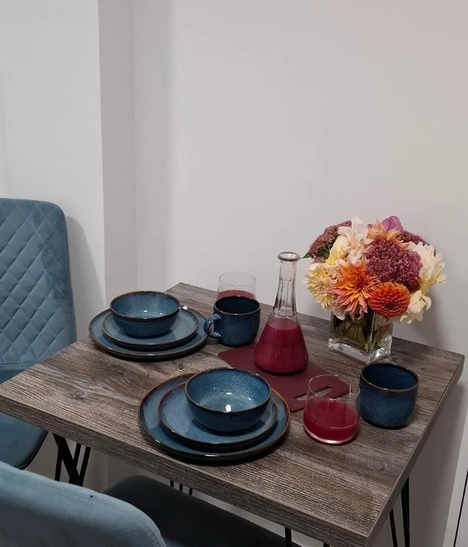 Beautiful Cozy Studio Хаунслоу 0*,  Великобритания