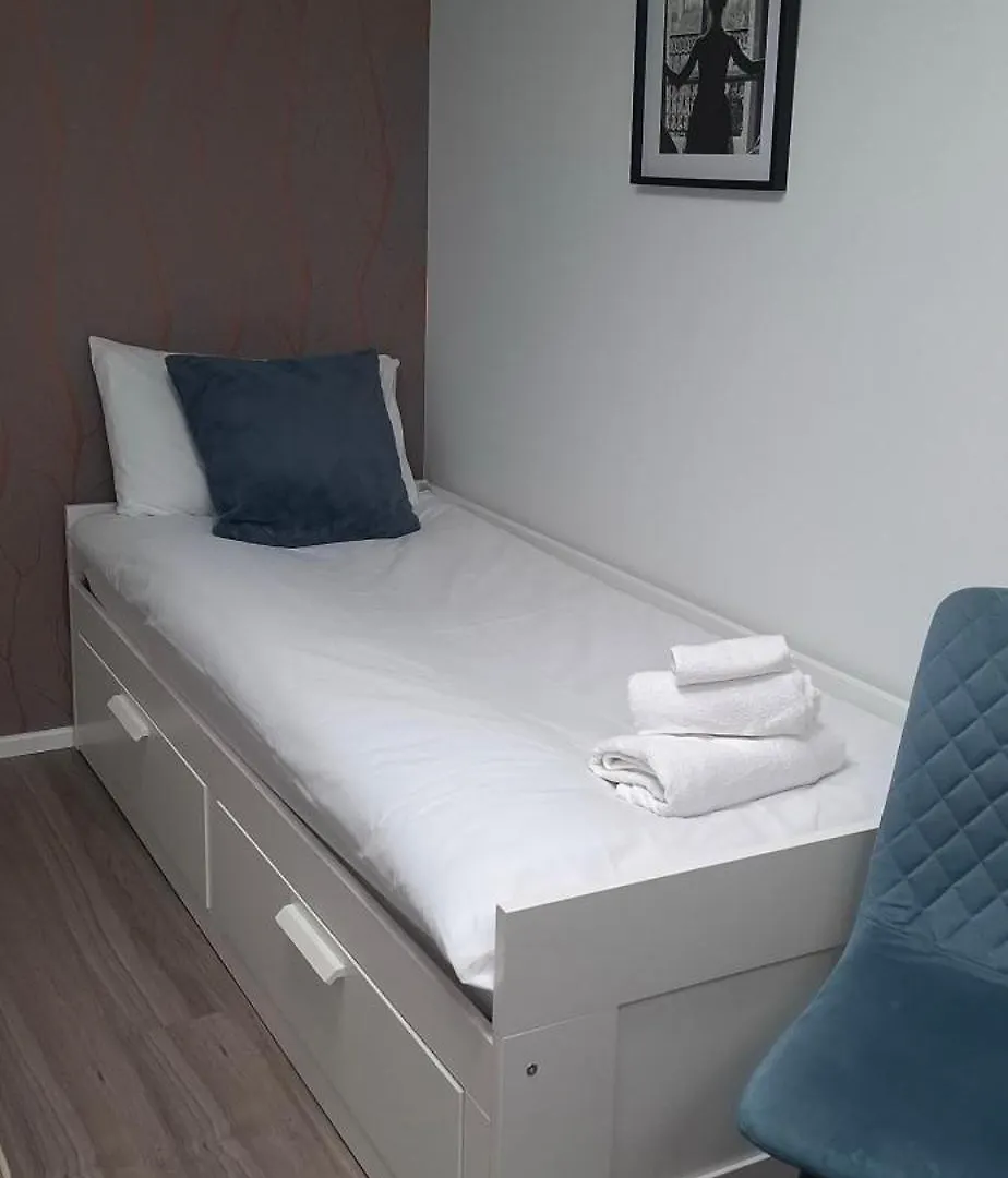 Апартаменты Beautiful Cozy Studio Хаунслоу